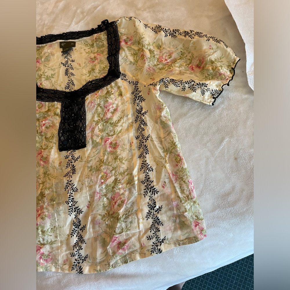 Anthropologie Fei Beautiful Pink and Black Lace Floral Blouse Shirt Size Small - Picture 6 of 7